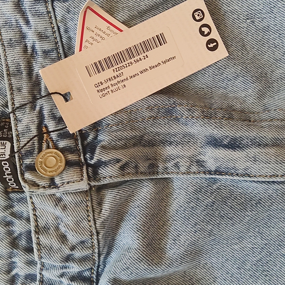 Oversize Ripped Jeans - Picture 3 of 5